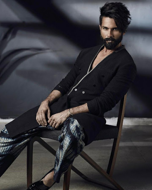 Shahid Kapoor age, height, net worth, wife name, biography, father, daughter, date of birth, wikipedia, family, parents, mother name, address, sister, caste, real name, mira rajput