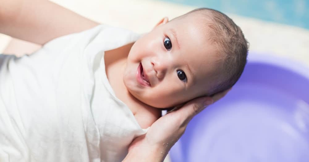 gambar bayi dengan kulit yang sensitif