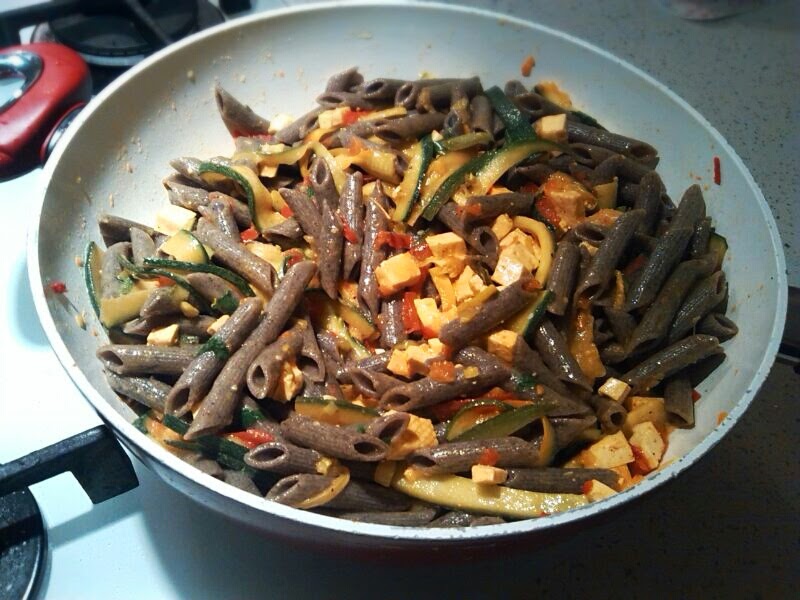 pasta di canapa con tofu allo zafferano