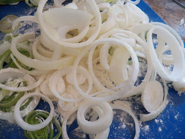 Floured Onions