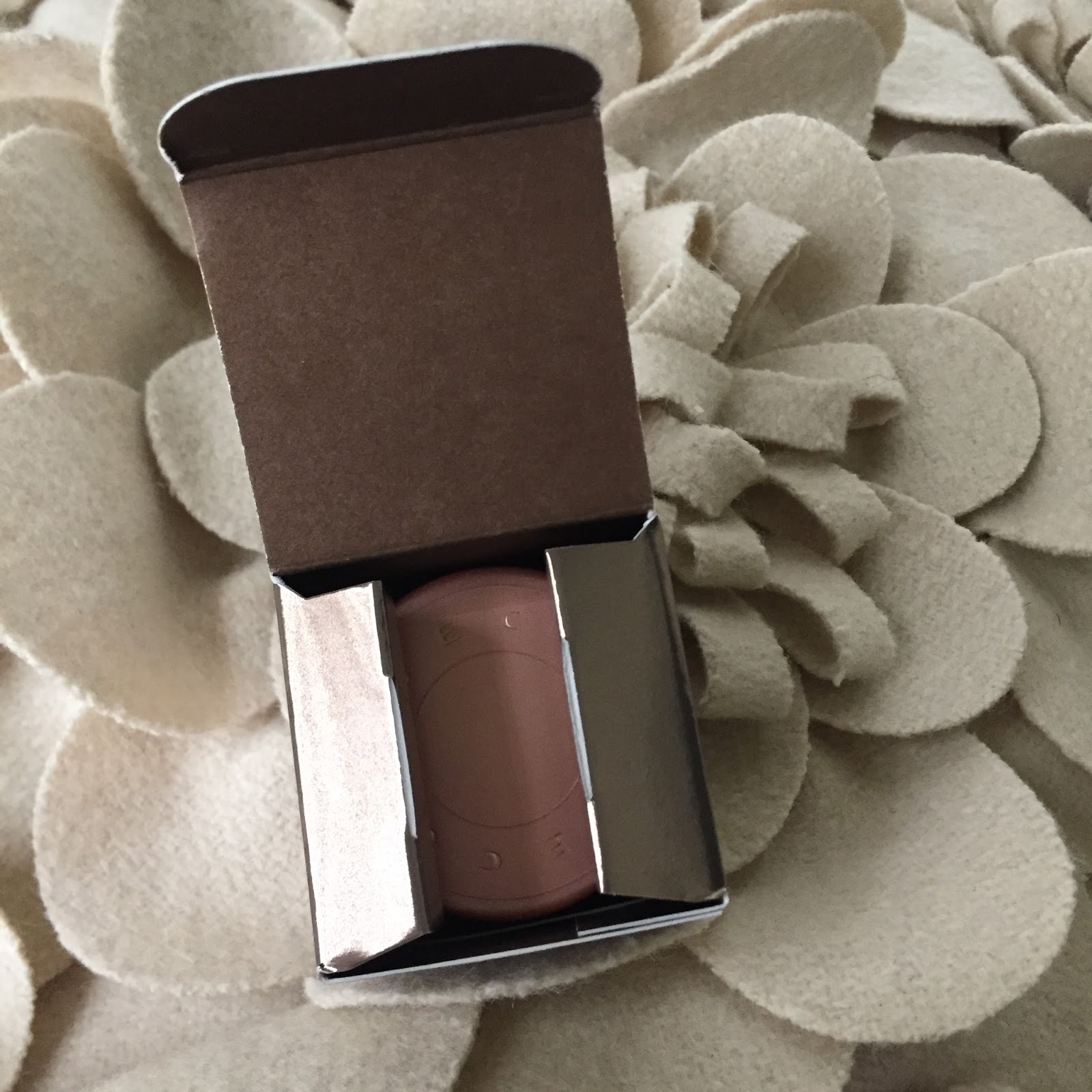 Becca Under Eye Brightening Corrector Medium To Deep Review and ...