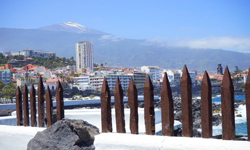Panorámica del Puerto de la Cruz desde la costa Panorámica del Puerto de la Cruz desde la costa