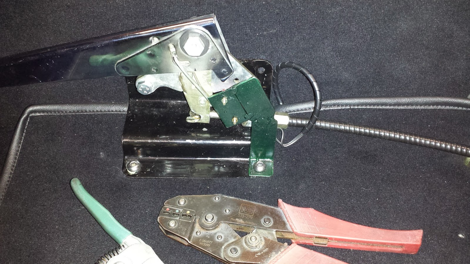 Rob's Gardner Douglas Cobra Fog light, handbrake switch and brake