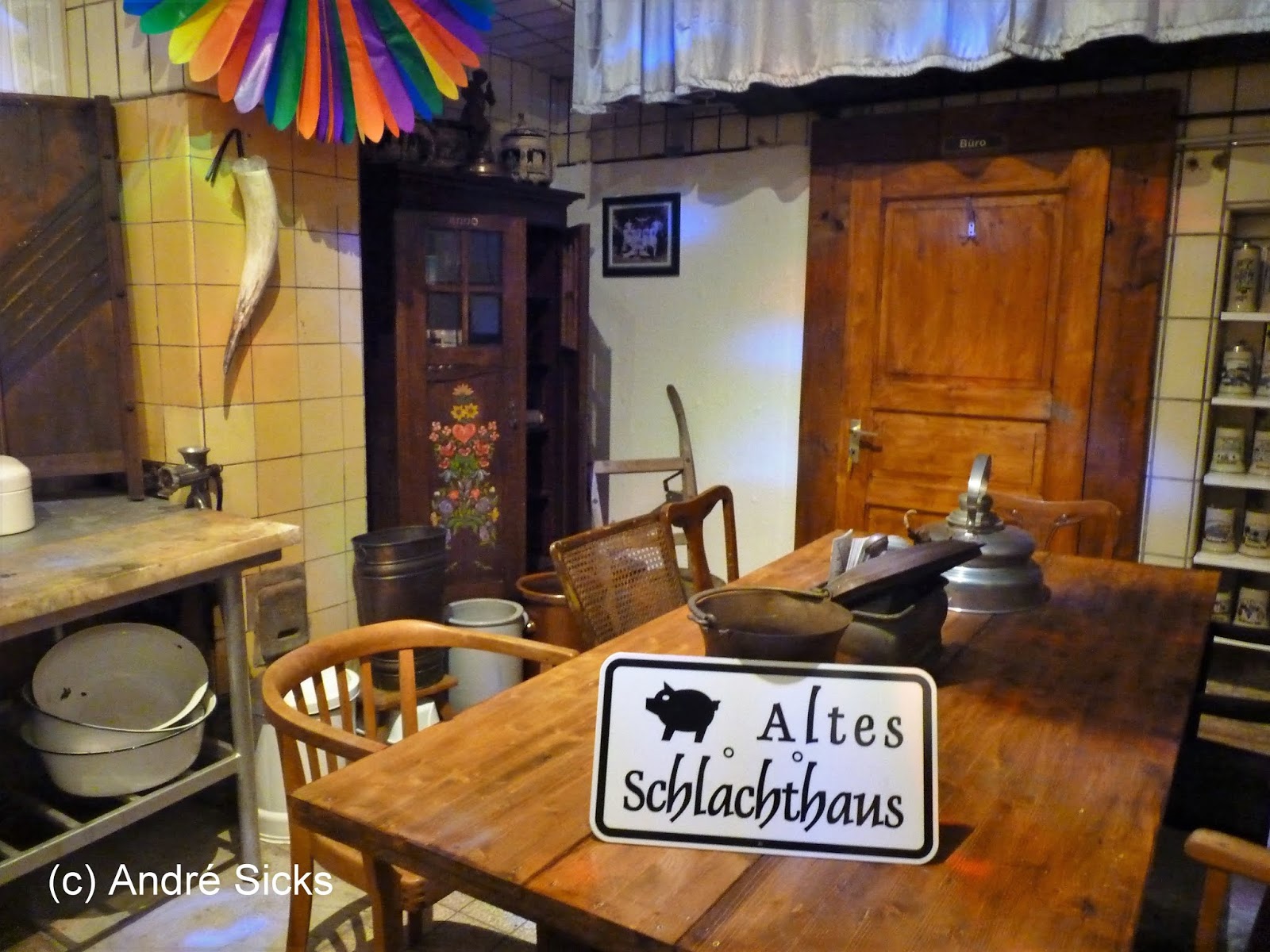City Anzeiger Gruseln Ist Der Muhle Lust Kirmesgruppe Stattete Der Addams Family Einen Besuch Ab