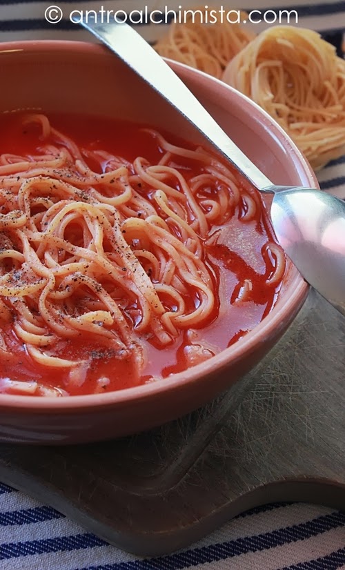 Tagliolini in Brodo con Persa e Pomodoro