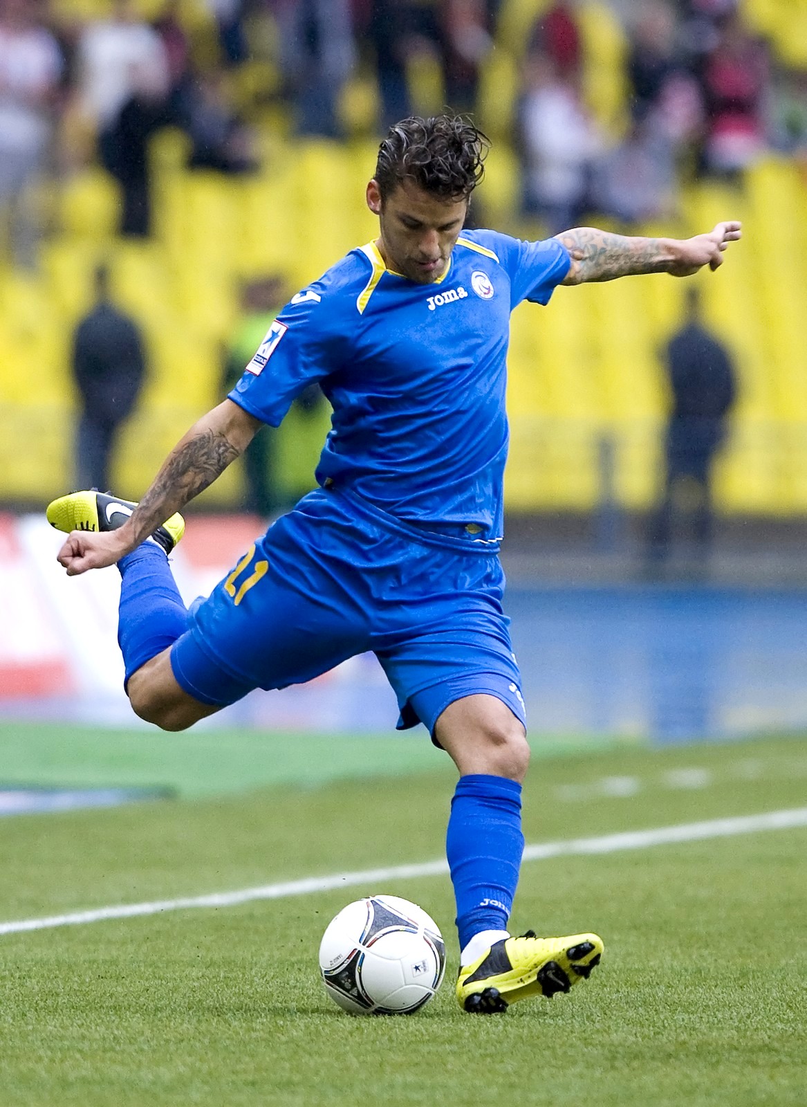 S P O R T I F Y Bentley S Loan Stay With Fc Rostov May Be