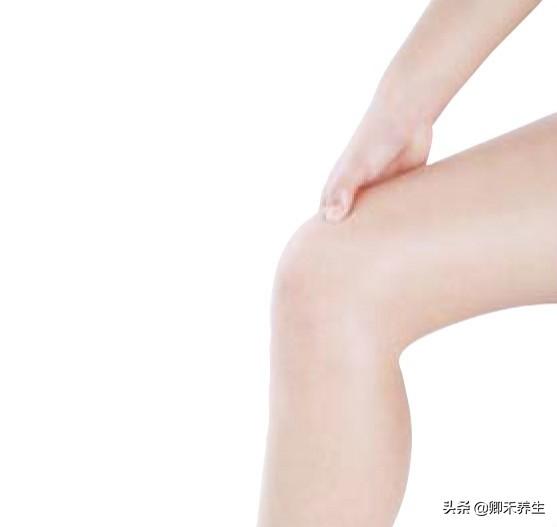 中老年人膝關節疼的5大原因，每天按揉3個位置2分鐘，消除疼痛(骨質疏鬆)