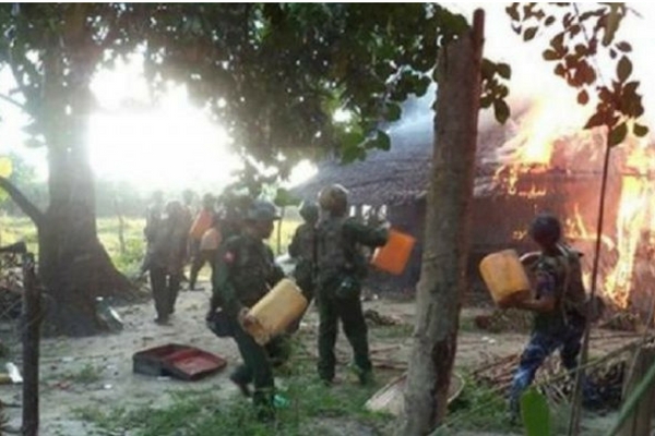 Percobaan Pengusiran Warga Rohingya Oleh Aparat Militer ini Bikin Hati Menangis
