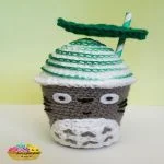 http://www.jensalittleloopy.com/crochet-totoro-shake-pattern/