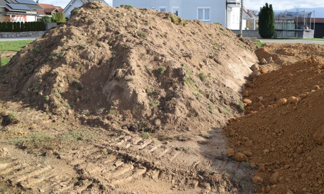 Unser Hausbau-Blog: Ein Traum wird wahr: Ein riesen Dreck....-Haufen