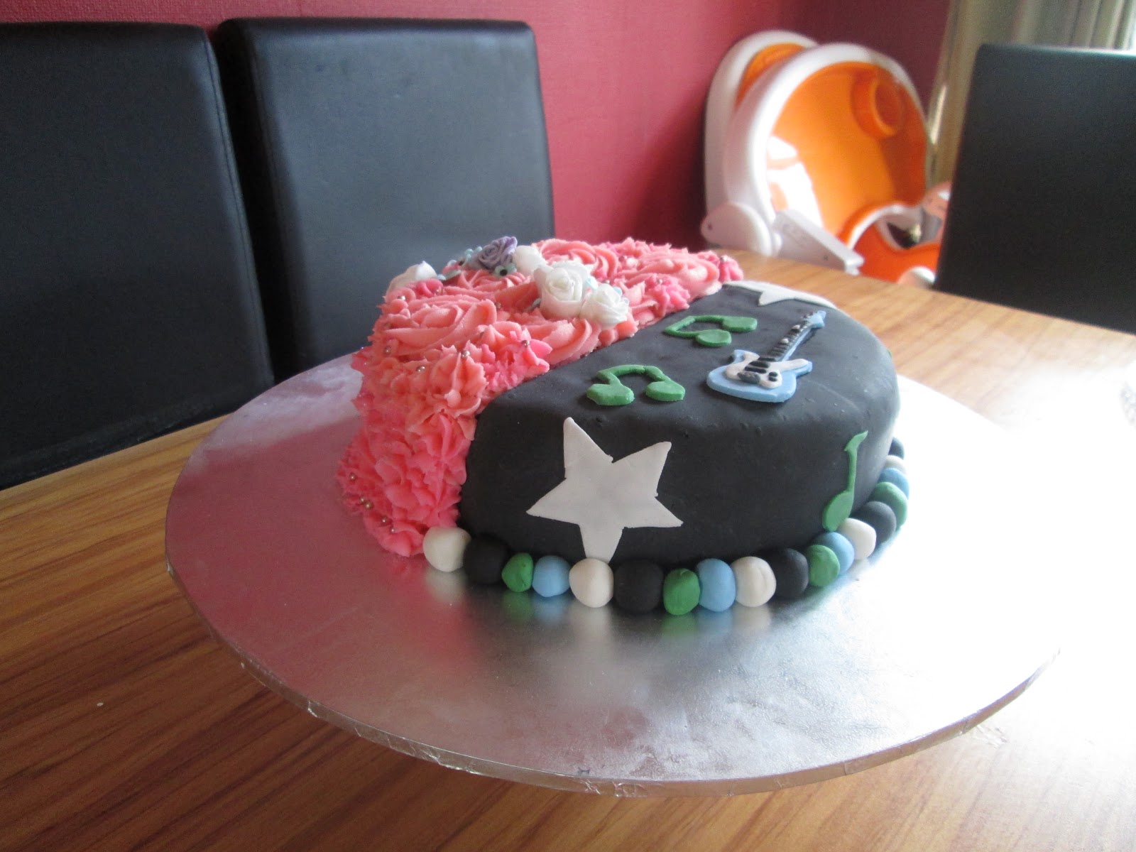 Eva's Cupcakes Half girl / Half boy cake