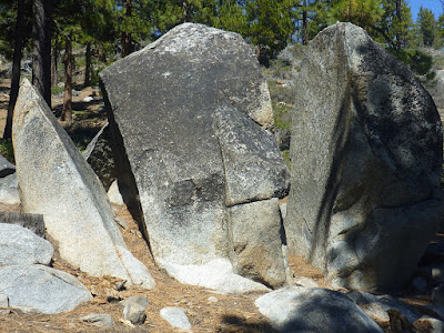 Large granodiorite boulder fractured by frost wedging