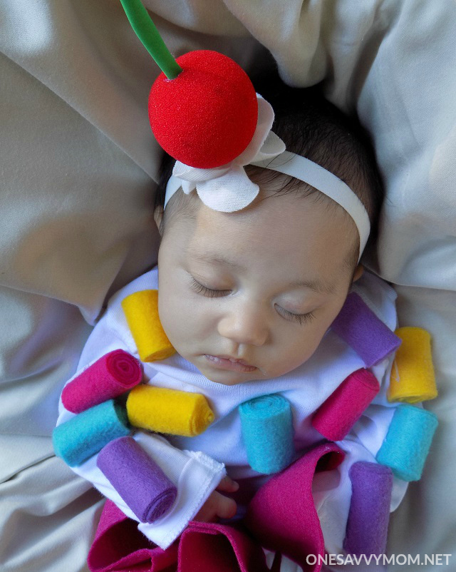 One Savvy Mom ™ NYC Area Mom Blog NoSew DIY Baby Cupcake Costume