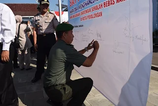 Pelajar SLTA Se-Kota Pekalongan Tanda Tangani Pakta Integritas Pelajar Anti Narkoba