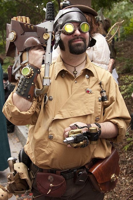 DevilInspired Steampunk Dresses: Costume Basics in Steampunk Style for Men