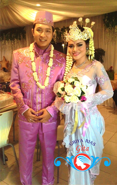 PERIAS PENGANTIN TRADISIONAL-MODERN-MUSLIMAH  GITA SALON