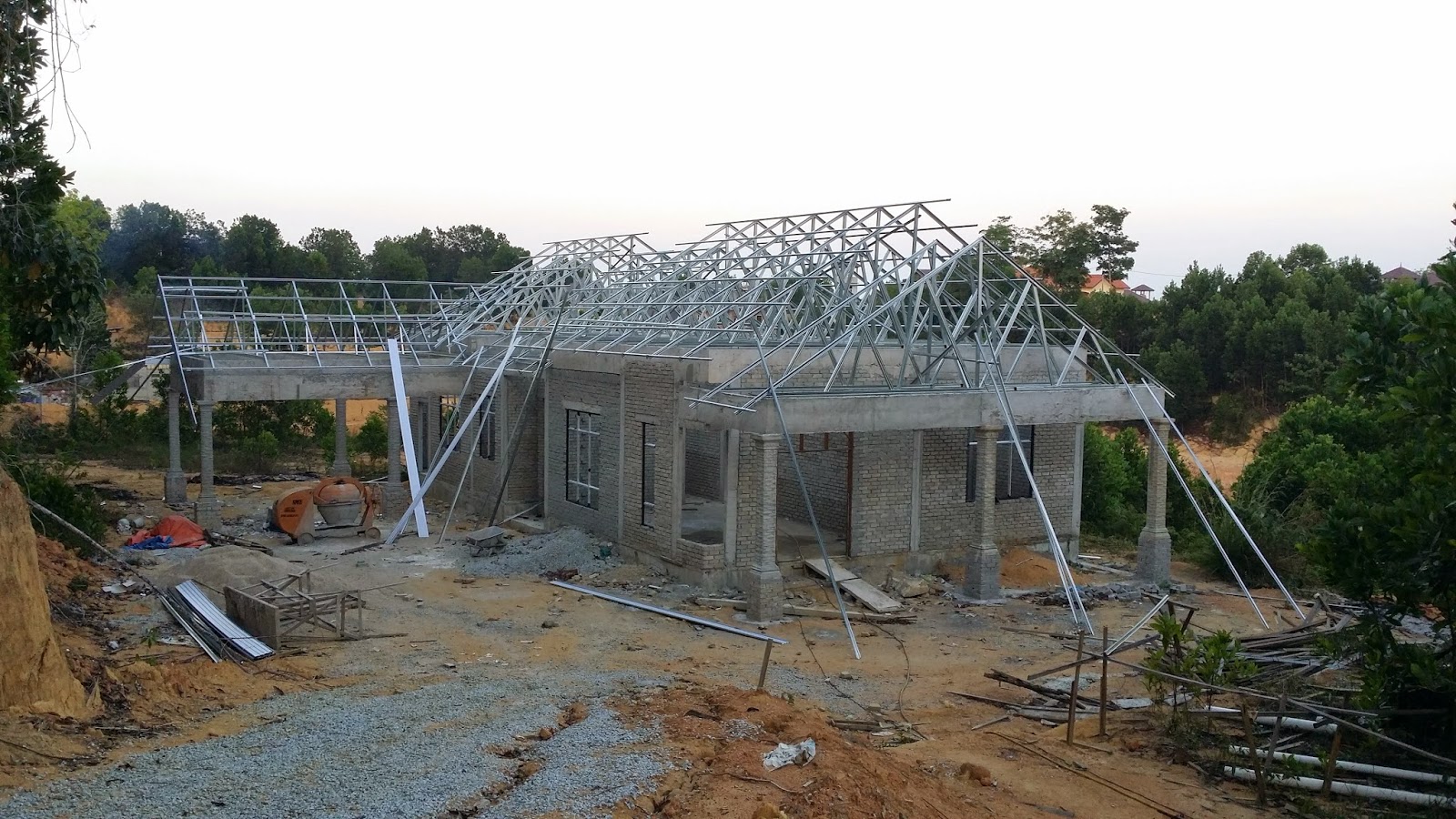 Renovation dan Ubahsuai Rumah  Kekuda Besi  Rangka  Atap 