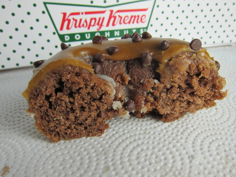 Review Krispy Kreme Caramel Chocolate Chip Cake Donut