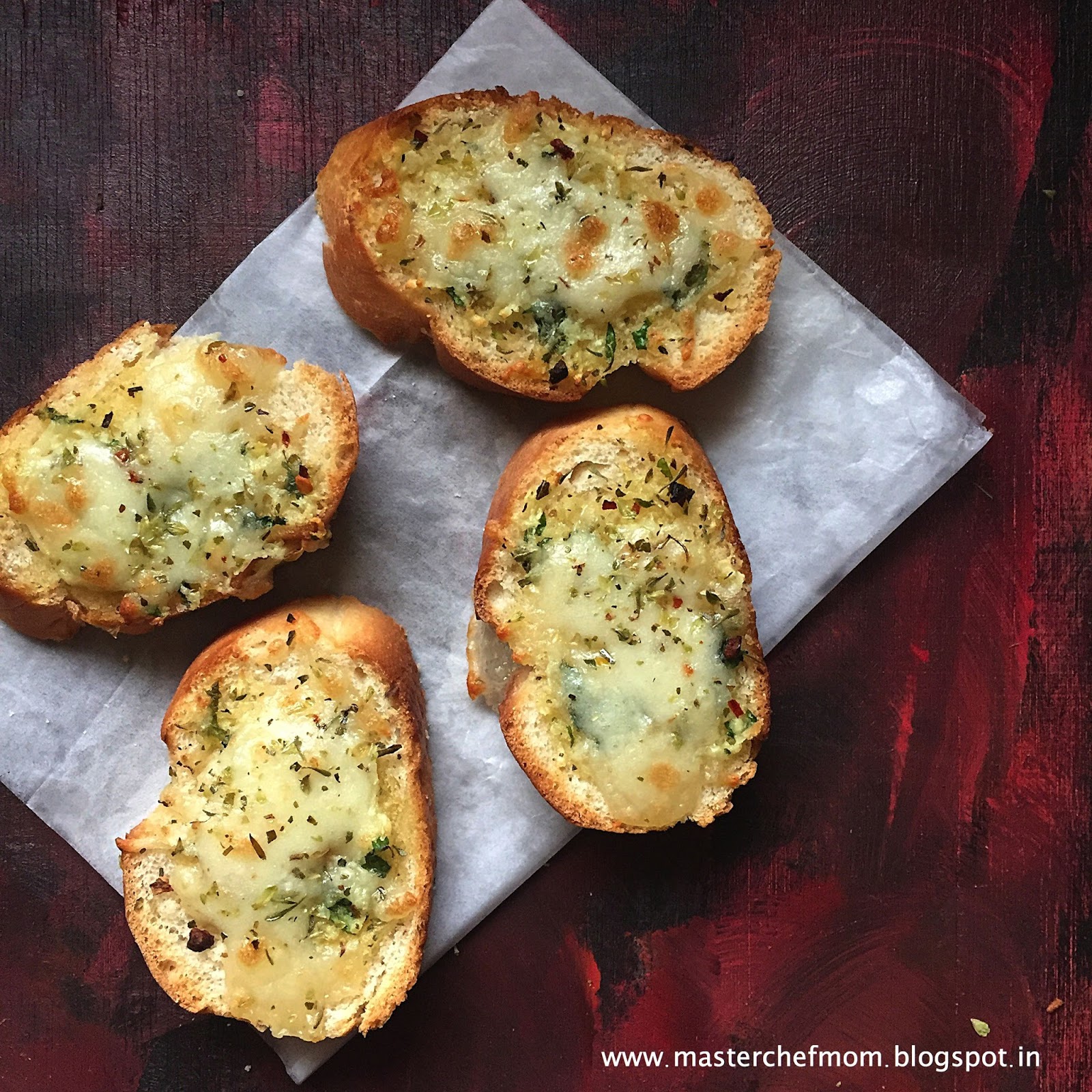 MASTERCHEFMOM Restaurant Style Garlic Bread with Cheese How to make