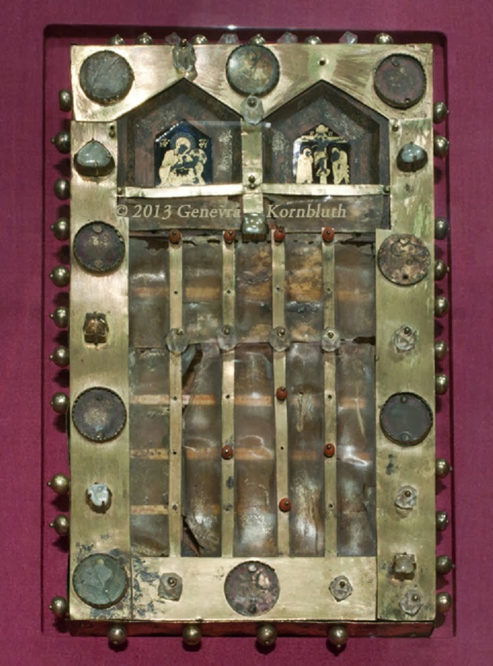 Σπάνια λειψανοθήκη του 13ου αιώνα http://leipsanothiki.blogspot.be/
