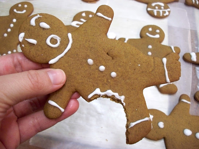 The Taming of the Roux: 25 Days of Cookies: Gingerbread Men