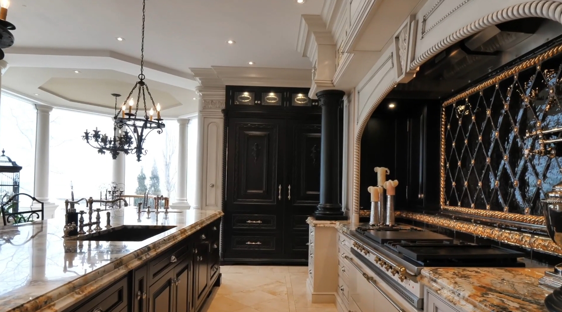 33 Interior Design Photos vs. 22 Bayview Dr, St. Catharines, ON Home Tour