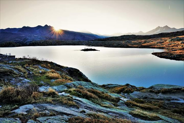Gambar Pemandangan Alam Indah di Swiss Sunrise Danau Grimselpass Gambar Pemandangan Alam Indah di Swiss Sunrise Danau Grimselpass