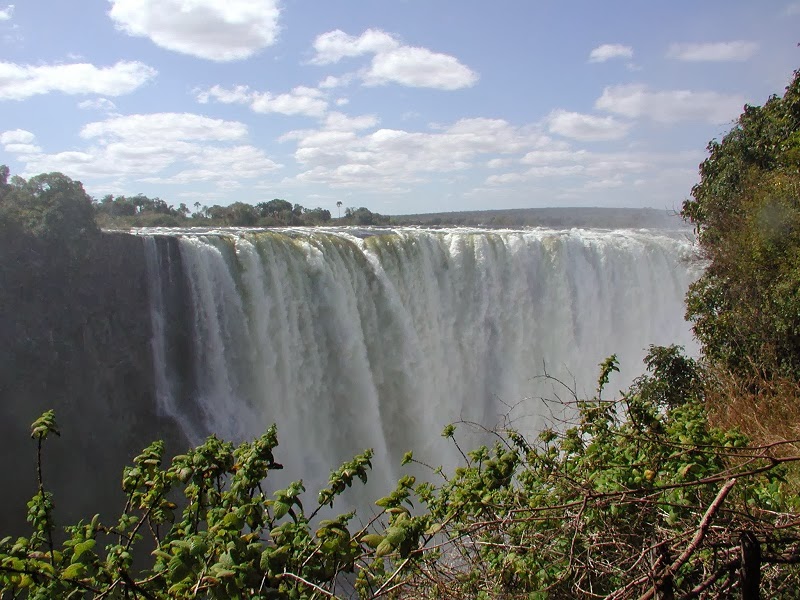 One Metre From Death: Visit the Beautiful Victoria Falls and the Devil's Pool in Africa