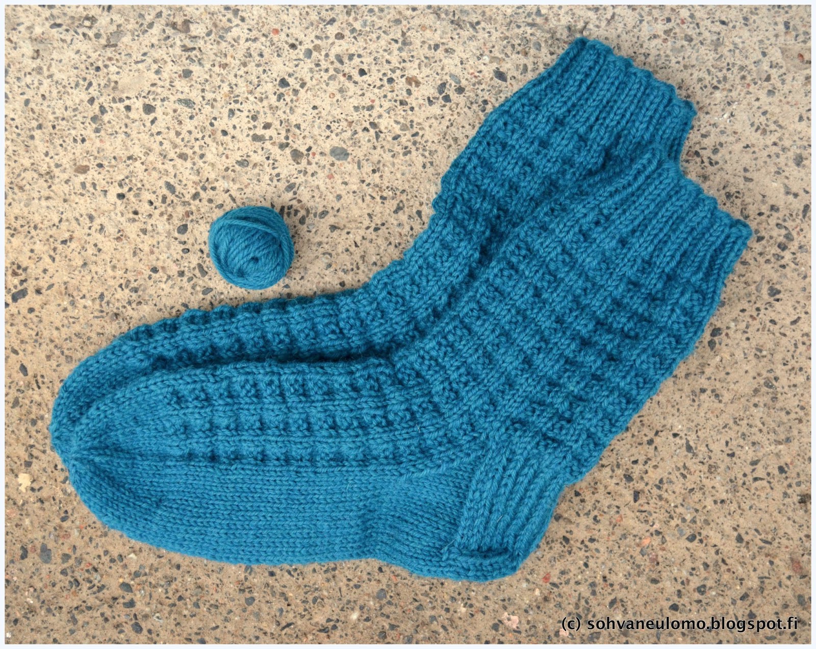 Sohvaneulomo Vuoden Ensimmaiset Sukat Socks Fashion