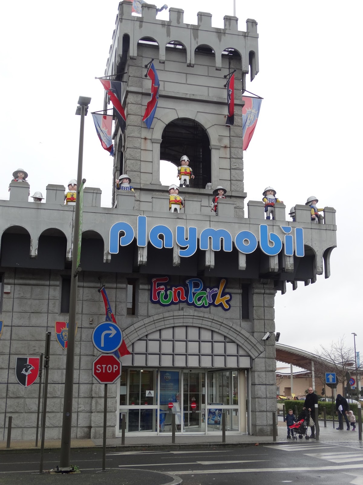 Soit dit en passant.: Paris - Fun Park Playmobil