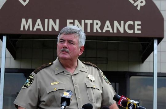 Un sheriff estadounidense fue acusado de antisemitismo y racismo Un sheriff estadounidense fue acusado de antisemitismo y racismo