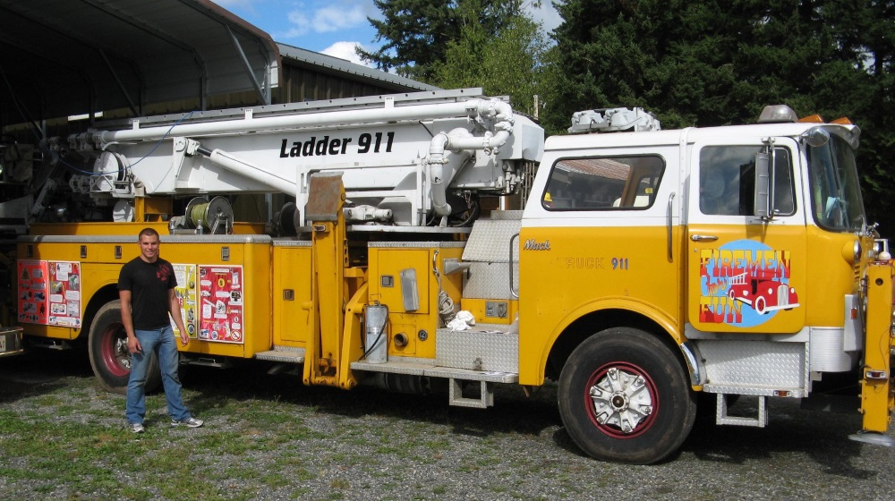 Truck Lettering & Graphics