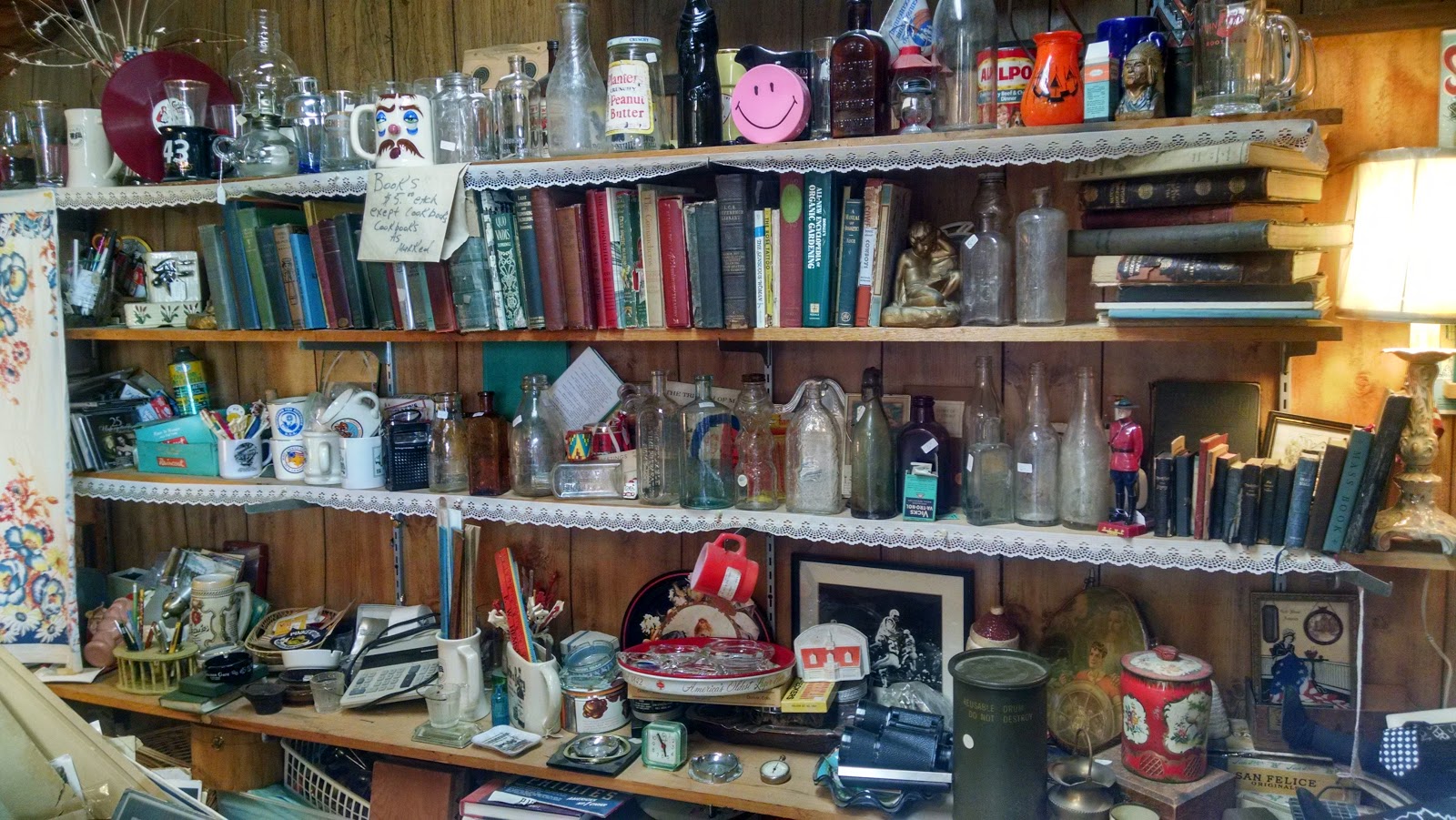 dawnToussaint A little flea market called Jake's