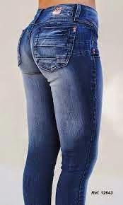O jeans é um tecido que nunca sai de moda, pode entrar a tendência que entrar o jeans sempre vai ficará em alta. O jeans  é uma peça que tem lugar garantido no nosso armário. Ele é ótimo para sair para a escola, passear, trabalho, viagem, o jeans garante uma produção elegante para qualquer idade, e o melhor é que ele combina com qualquer roupa.