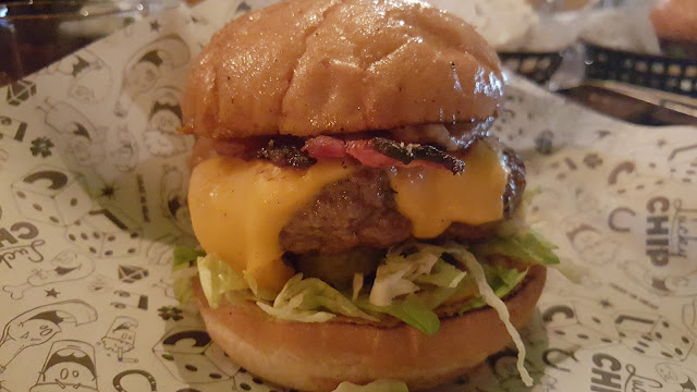 Lucky Chip Kevin Bacon burger