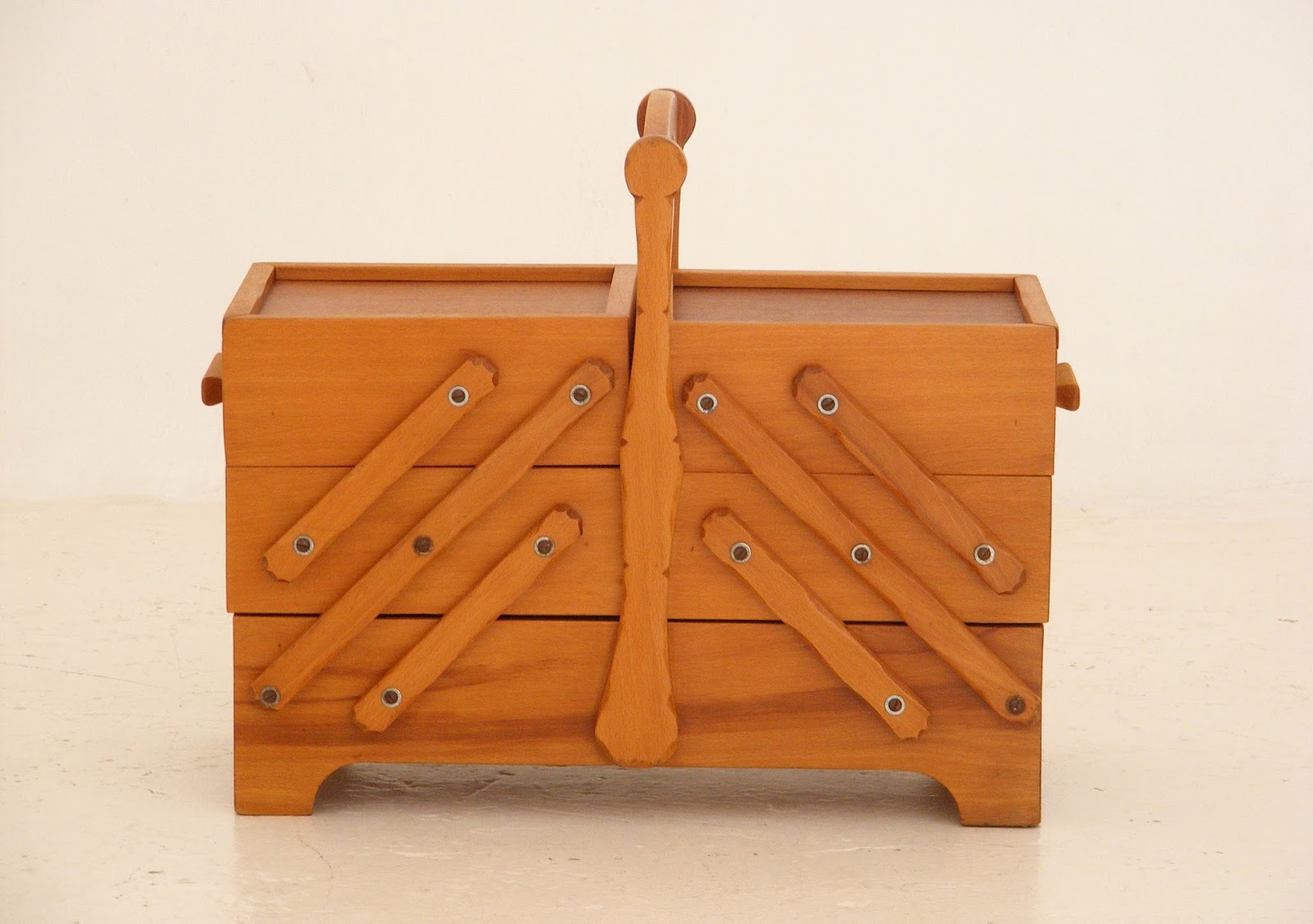 VAMP FURNITURE A vintage concertina sewing box_24 April 2018