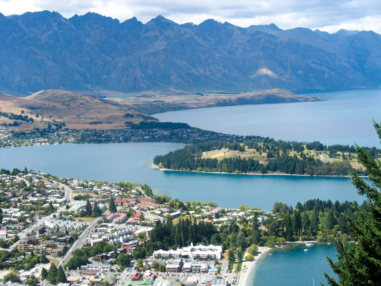 Learn about the education system in New Zealand in this guest blog post & grab a freebie, too! | The ESL Connection
