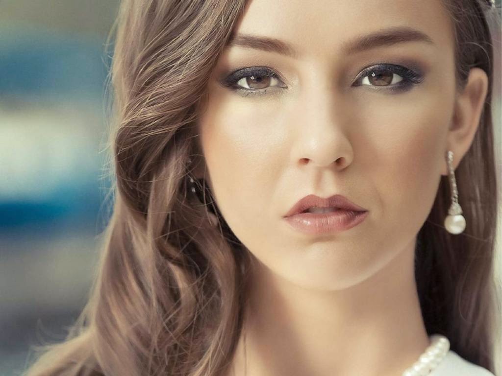 Lexi Ainsworth Wallpapers.