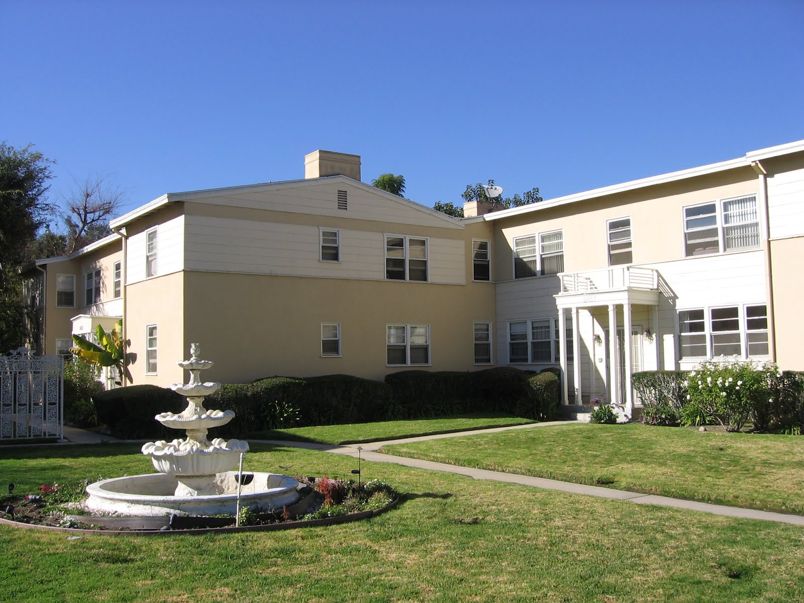 Silver Lake Garden Apartments