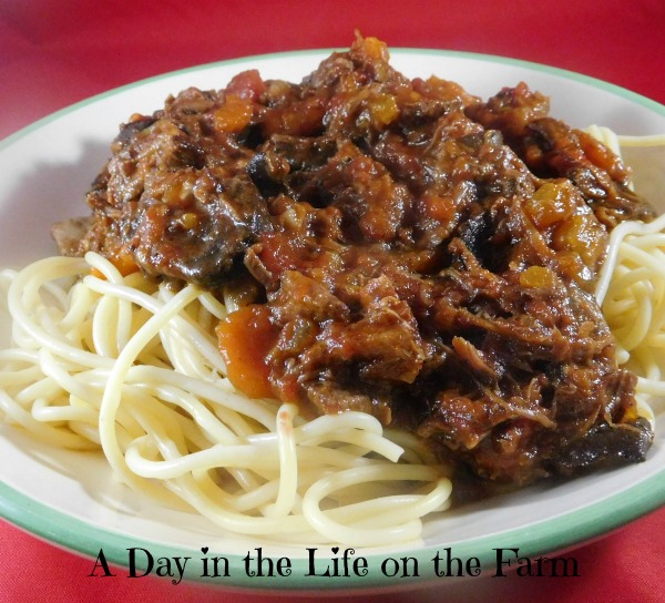 A Day in the Life on the Farm Slow Cooker Beef Shank Pasta Sauce 