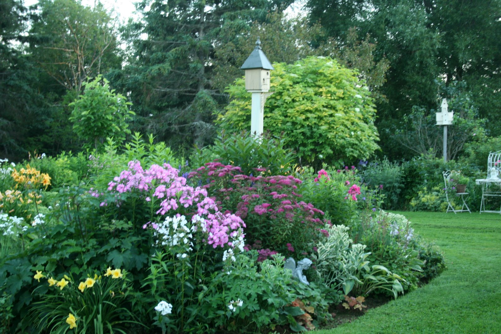 Aiken House & Gardens: An August Garden Tour