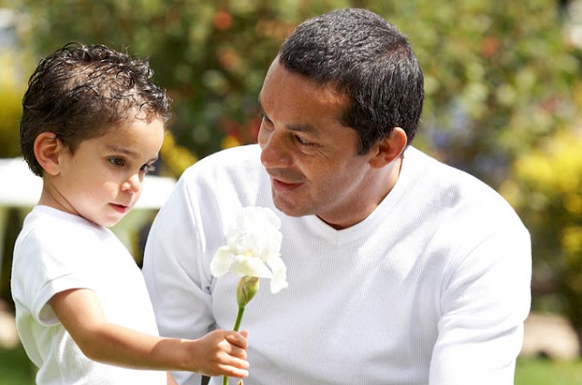 Bukan Menjadi Direktur Perusahaan, Ini Pekerjaan Terbaik Bagi Ayah!