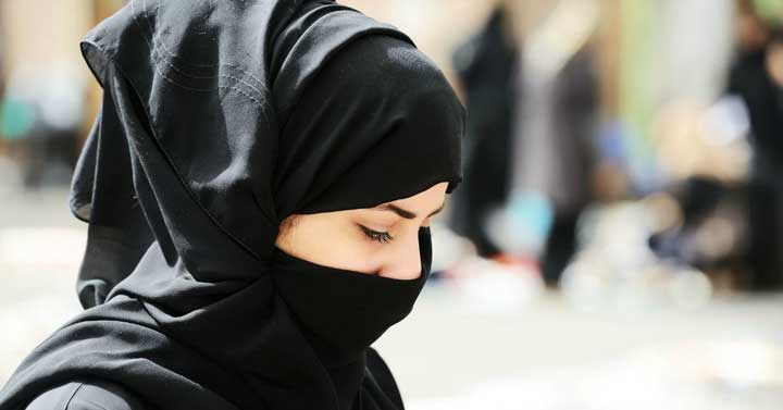 Gambar Wanita Muslimah Memakai Niqab