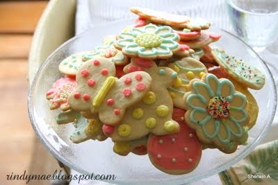 Sugar Cookies With Buttercream Frosting