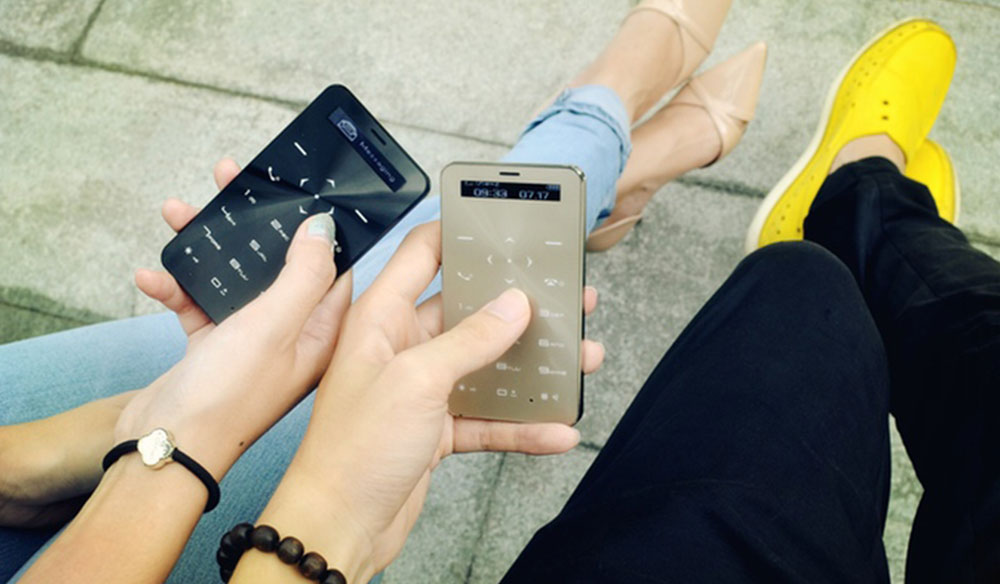 3 Ay Şarjı Dayanan Telefon Janus One
