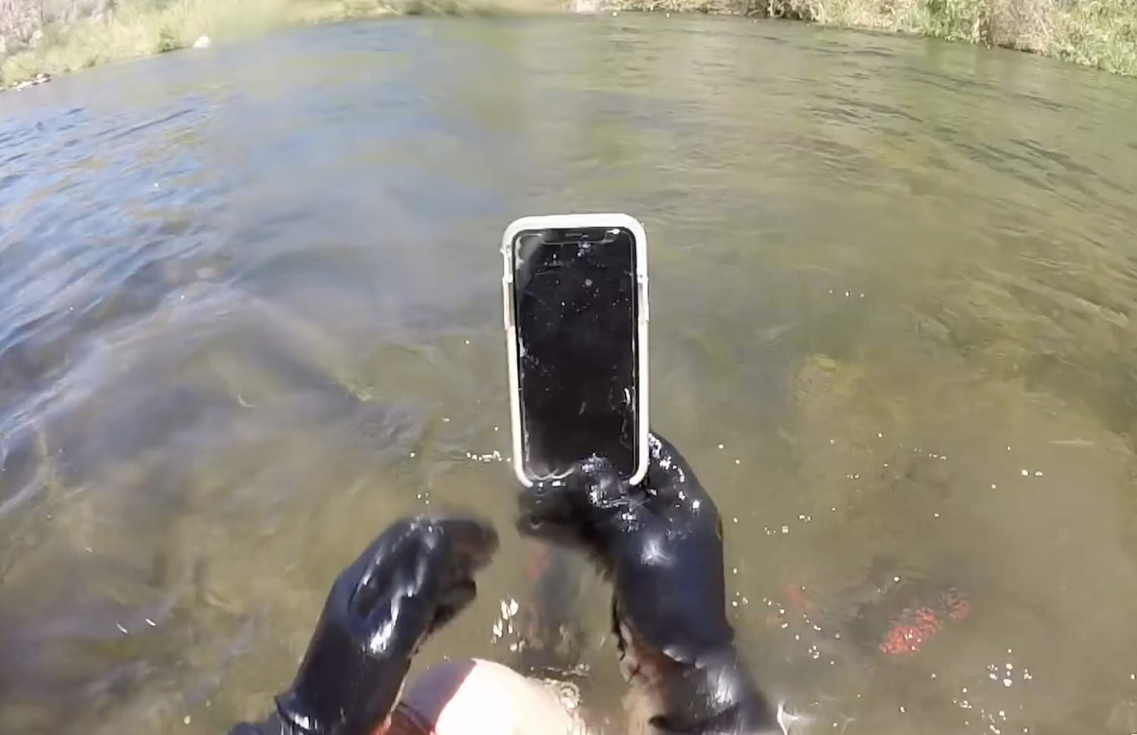 An iPhone X Survives 2 weeks Immersed in a River, they Found it and it works Perfectly