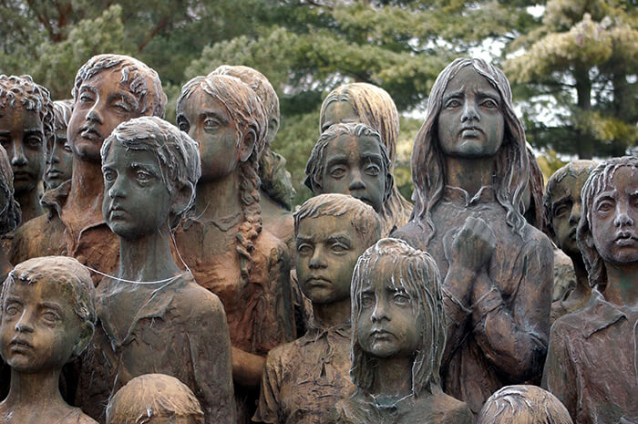 Haunting Sculpture Honors 82 Kids That Were Handed Over To The Nazis And Murdered Haunting Sculpture Honors 82 Kids That Were Handed Over To The Nazis And Murdered