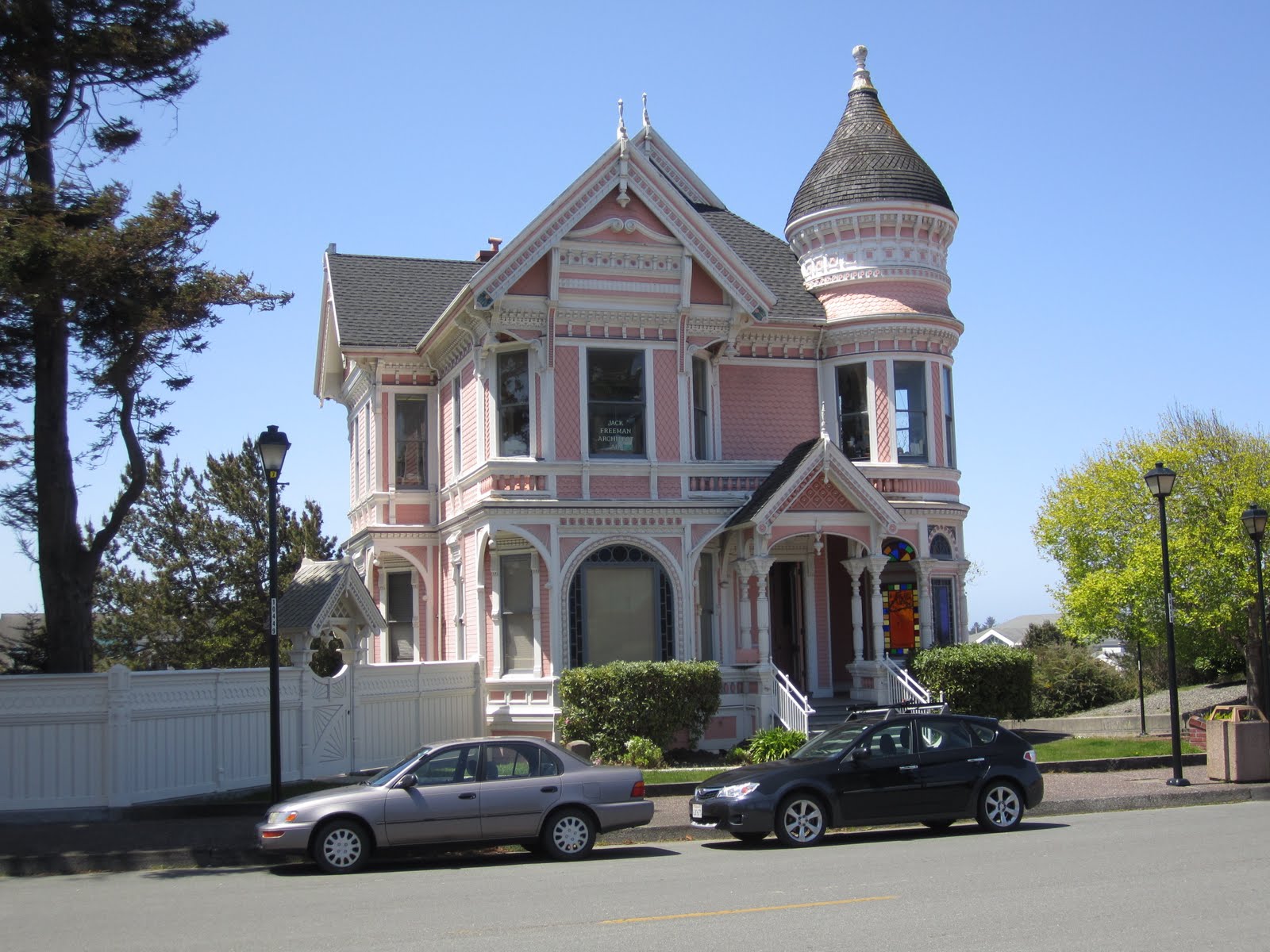 Go with the Gilmore's Eureka CA and Victorian Houses