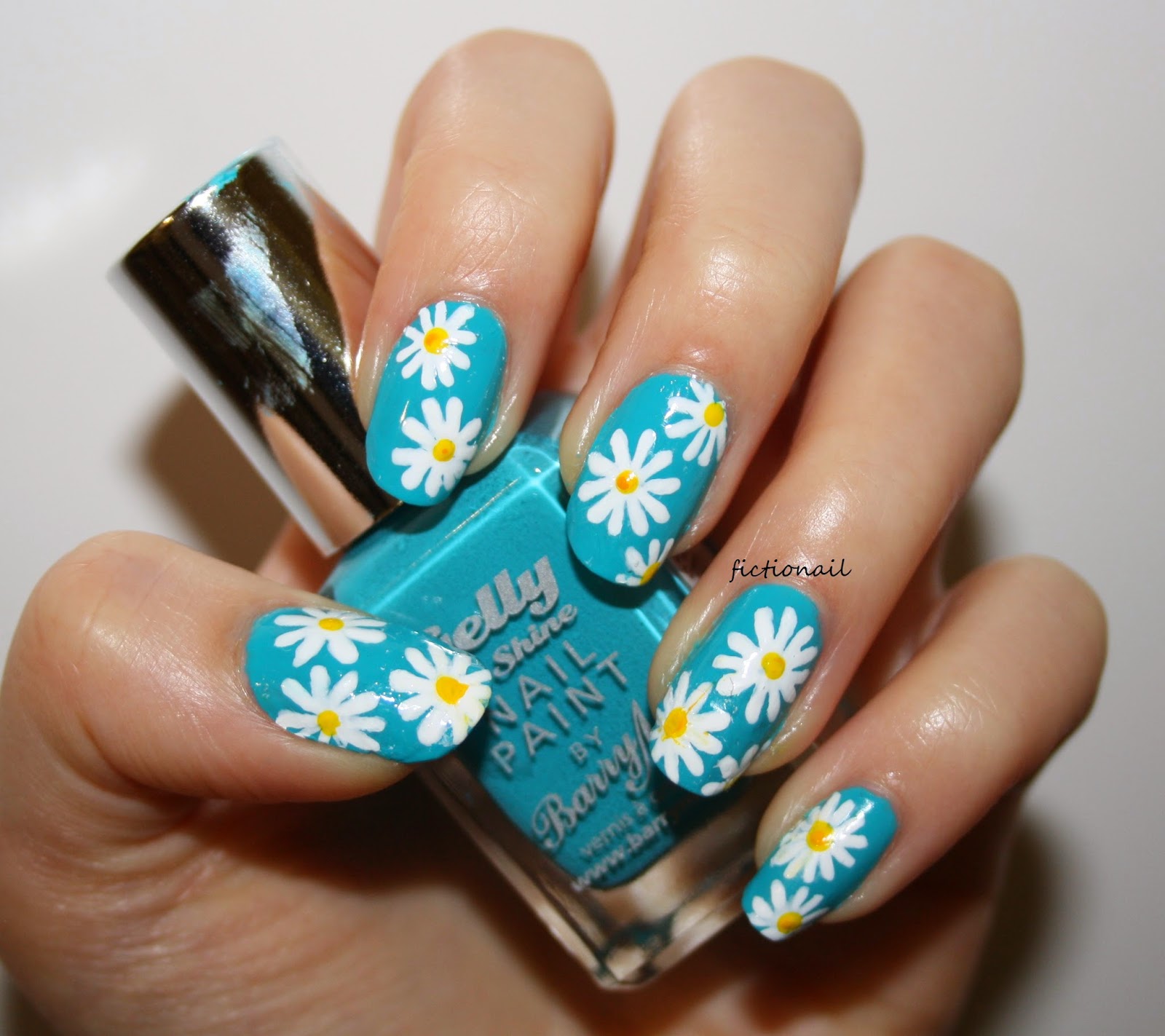 Spring Daisy Nails