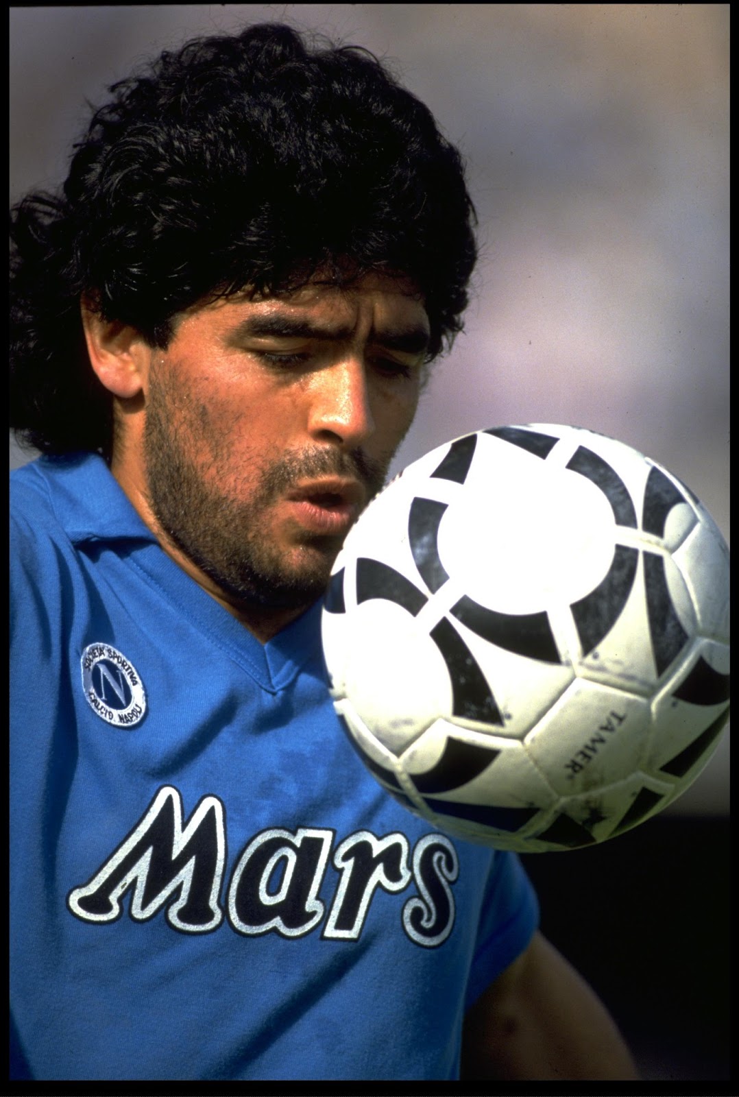 Download popular wallpapers 5 stars: DiegO MaradonA 2013- 5 Stars